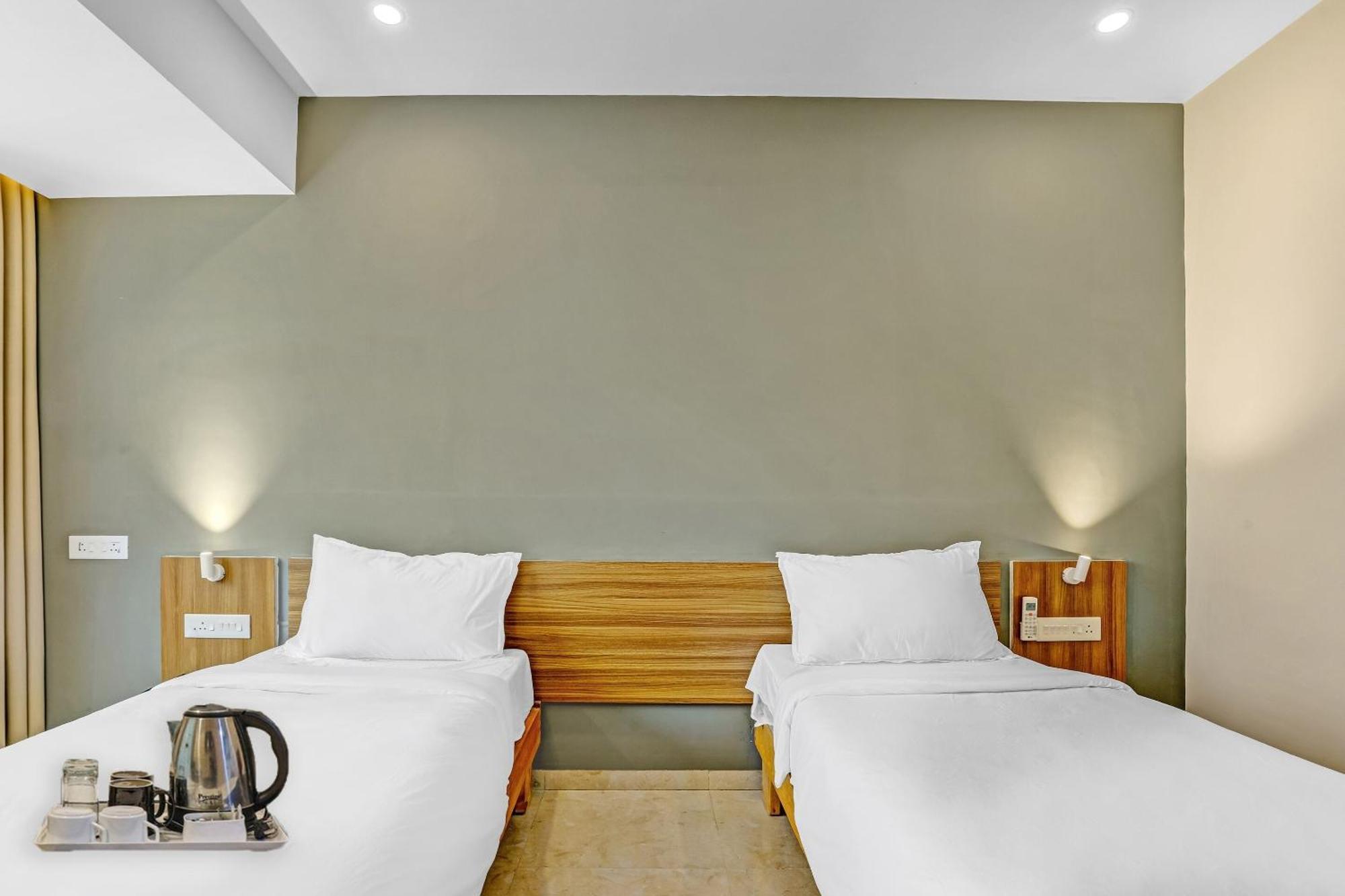 Townhouse Somani Hotel Apta Eksteriør billede