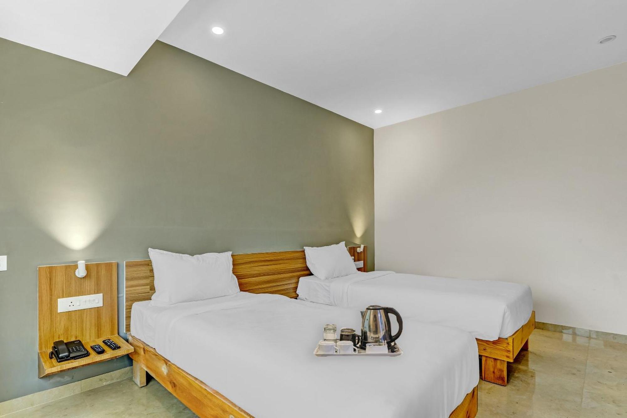 Townhouse Somani Hotel Apta Eksteriør billede